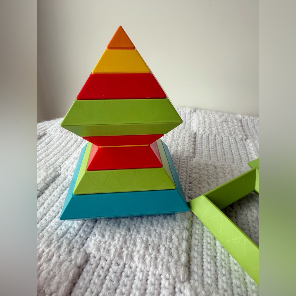 Montessori Pyramid Stacking Blocks - Picture 3 of 6